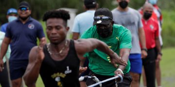 El atletismo es una cultura en Jamaica, afirma el entrenador Jerry Holness
