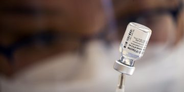 Pfizer pide a la FDA que autorice su vacuna para niños entre cinco y once años