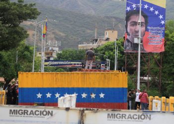 Venezuela abrirá este martes su frontera con Colombia, cerrada desde 2015