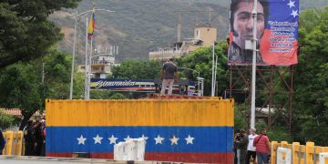 Venezuela abrirá este martes su frontera con Colombia, cerrada desde 2015