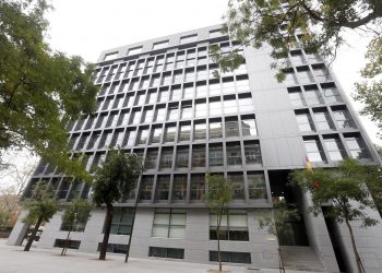 El «Pollo» Carvajal trata de frenar su entrega a EEUU a base de recursos
