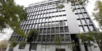 El «Pollo» Carvajal trata de frenar su entrega a EEUU a base de recursos