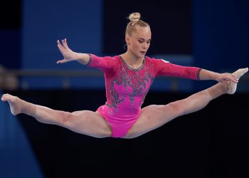 La rusa Angelina Melnikova, nueva campeona mundial de gimnasia
