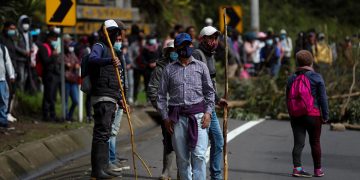 Reformas, alza de combustibles y los papeles de Pandora dan vida a las protestas en Ecuador