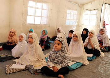 Los talibanes permitirán «pronto» a todas las niñas regresar a las escuelas