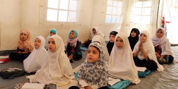 Los talibanes permitirán «pronto» a todas las niñas regresar a las escuelas