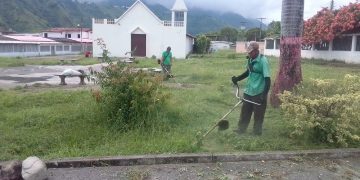 Despejan áreas verdes de la Urbanización Bella Vista