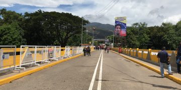 Táchira / Según exalcalde de Bolívar por trochas  cruzan unos 4.000 venezolanos diariamente