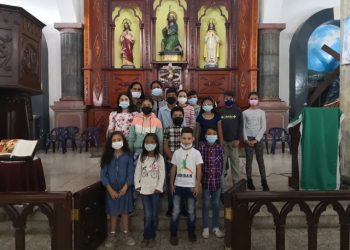 Un millón de Niños rezando el XVI Rosario por la unión y la paz