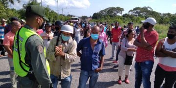Productores del Eje Panamericano protestaron por cambios en surtido de combustible