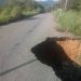 Habitantes de Chejendé denuncian que vía de acceso está a punto del colapso por enorme hueco