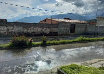 Crecen cráteres y fugas de agua en la troncal 007 de Boconó