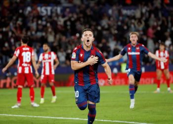 2-2. El Levante neutraliza al Atlético con dos penaltis