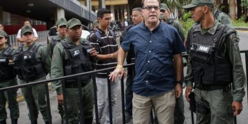 Julio Borges pide presionar a Maduro para liberar a los «presos políticos»