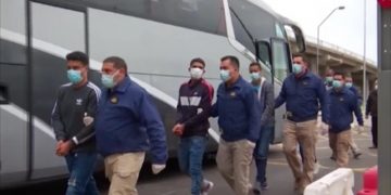 Chile expulsa a 120 venezolanos y colombianos en la mayor deportación del año