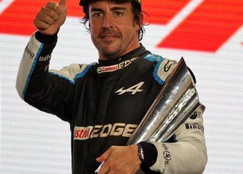 Fernando Alonso opacó la victoria de Lewis Hamilton con su podio en Catar