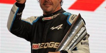 Fernando Alonso opacó la victoria de Lewis Hamilton con su podio en Catar