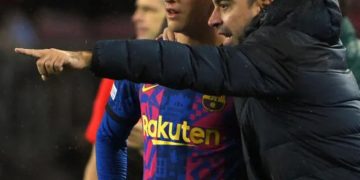 Barcelona empató 0-0 ante Benfica y deberá buscar en Alemania el pase a octavos en Champions