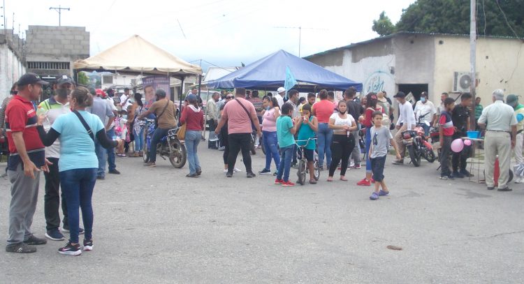 Bastante asistencia a las elecciones de este domingo en Valmore Rodríguez