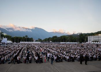 Venezuela realiza un gran concierto con 12.000 músicos buscando un Récord Guinness