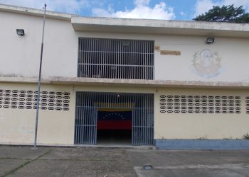 Panamericana | La U.E. Diego Bustillos no tiene agua para atender necesidades de alumnos