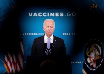 Biden ordena la vacunación obligatoria en empresas de más de 100 trabajadores