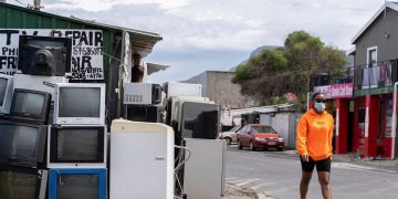 Expertos analizan hoy los datos conocidos de la variante sudafricana y las mutaciones