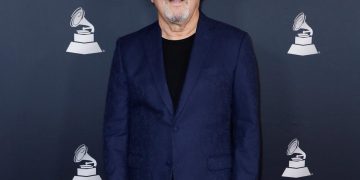 Los Latin Grammy se rinden ante Rubén Blades, el «poeta de la salsa»