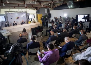Campaña electoral:  entre diplomacia, historia y propaganda