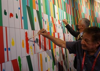 Venezuela llena de luz y color la Expo de Dubái con un mural participativo