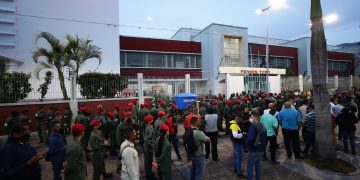 Abren los primeros centros de votación en Venezuela para las elecciones regionales y locales