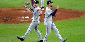 Astros de Houston ganan el juego 5 de la Serie Mundial y siguen con vida