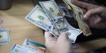 Lo que debe saber sobre la compra y venta de divisas en bancos y casas de cambio