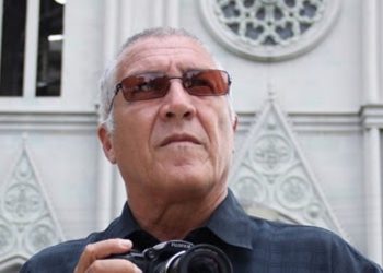 Crónicas e imágenes de Carvajal, de Luis Huz | Por: Pedro Frailán