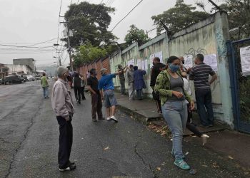 Ausencia de miembros de mesa, máquinas dañadas  y negativa a ingresar testigos de oposición en Táchira