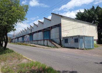 Abandono de escuela técnica industrial preocupa a padres y representantes 
