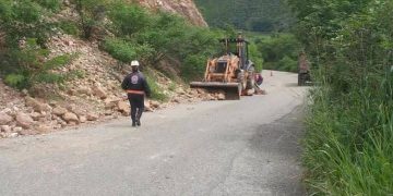 Obstruido el paso en la Trasandina en el sector Villa Mercedes por derrumbe de tierras