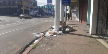 Comerciantes afectados por abandono de basura en zona comercial de San Cristóbal