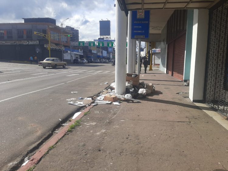 5ta Avenida de San Cristóbal convertida en basurero
