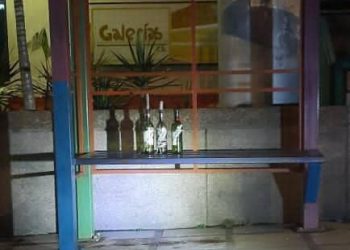 Hasta el Cuello: es el mensaje que tienen varias botellas de licor que fueron localizadas en Valera