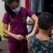 Médicos Unidos de Venezuela pide que se publique el plan de vacunación anticovid para menores