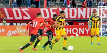 Caracas no perdonó al Aurinegro