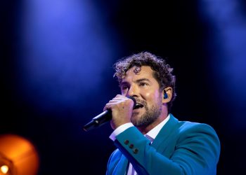 David Bisbal lanzará el 3 de diciembre el recopilatorio «20 años contigo»