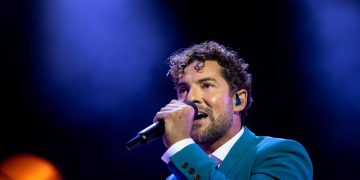 David Bisbal lanzará el 3 de diciembre el recopilatorio «20 años contigo»