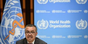 La OMS pide acelerar la vacunación ante el alto riesgo que presenta la variante ómicron