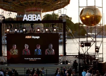 ABBA, número 1 en 18 países y un millón de copias en una semana con «Voyage»