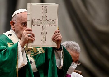 El papa anima a «abrir» el Humanismo cristiano al mundo y culturas modernas