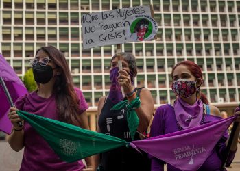 Mujeres protestan para rechazar la violencia machista en Venezuela
