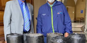 Alcaldía de Mérida dona manto asfáltico para reparar techo de la sede del Orfeón de la ULA