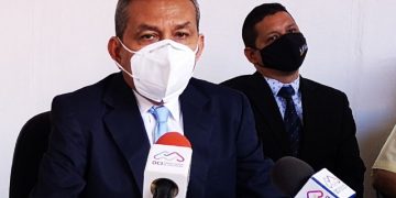 Gobernador de Mérida es atendido por Covid-19